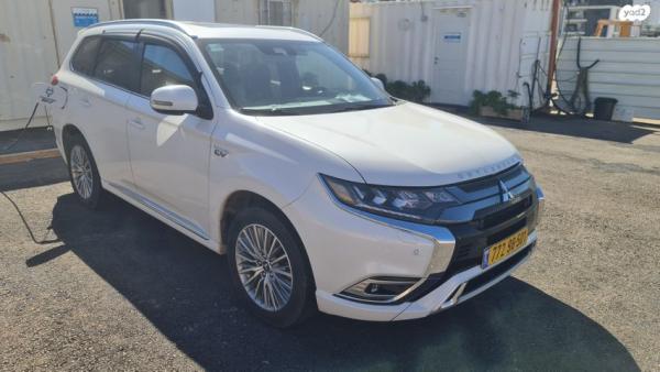 מיצובישי אאוטלנדר PHEV 4X4 Luxury הייבריד אוט' 5 מק' 2.4 (135 כ''ס) היברידי חשמל / בנזין 2019 למכירה בהרצליה