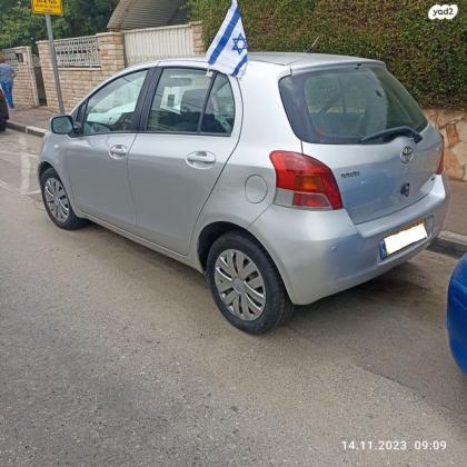 טויוטה יאריס Sol רובוטית 1.3 (87 כ"ס) בנזין 2007 למכירה בחולון