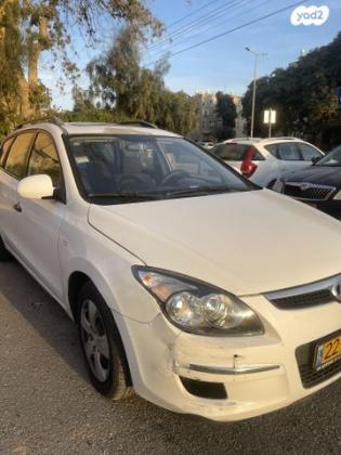 יונדאי i30CW Inspire סטיישן אוט' 1.6 (126 כ''ס) בנזין 2010 למכירה בערד