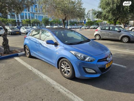 יונדאי i30 Premium אוט' 1.6 (135 כ''ס) בנזין 2014 למכירה בפתח תקווה