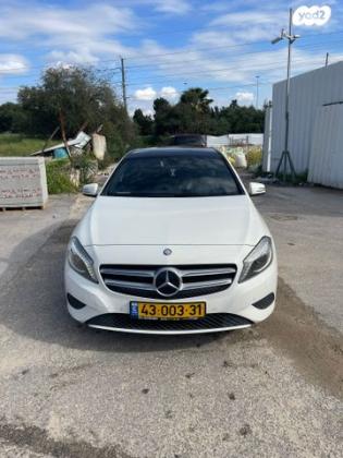 מרצדס A-Class A180 Urban אוט' 1.6 (122 כ"ס) בנזין 2015 למכירה בחולון