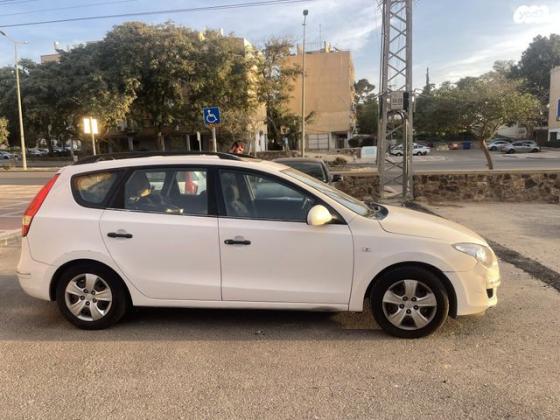 יונדאי i30CW Inspire סטיישן אוט' 1.6 (126 כ''ס) בנזין 2010 למכירה בערד