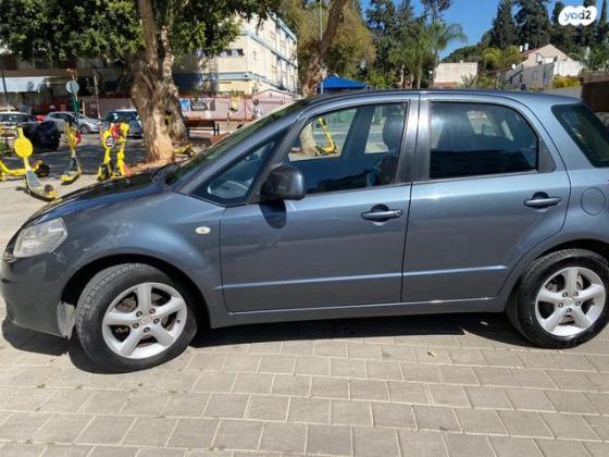 סוזוקי SX4 GLX-HB הצ'בק אוט' 1.6 (107 כ''ס) בנזין 2009 למכירה בגבעתיים