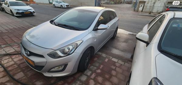 יונדאי i30 Inspire סטיישן אוט' 1.6 (135 כ"ס) בנזין 2013 למכירה באילת