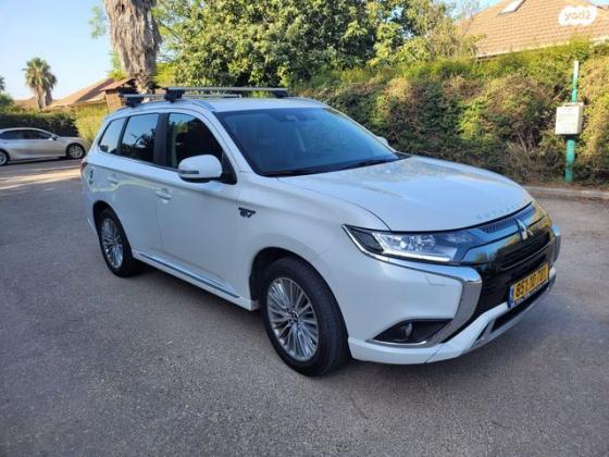 מיצובישי אאוטלנדר PHEV 4X4 Supreme הייבריד אוט' 5 מק' 2.4 (135 כ''ס) היברידי חשמל / בנזין 2020 למכירה ברעננה