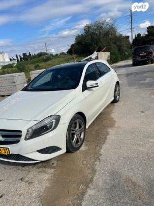 מרצדס A-Class A180 Urban אוט' 1.6 (122 כ"ס) בנזין 2015 למכירה בחולון