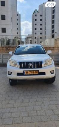 טויוטה לנד קרוזר ארוך 4X4 Select אוט' דיזל 7 מק' 3.0 (173 כ''ס) דיזל 2010 למכירה בכפר סבא