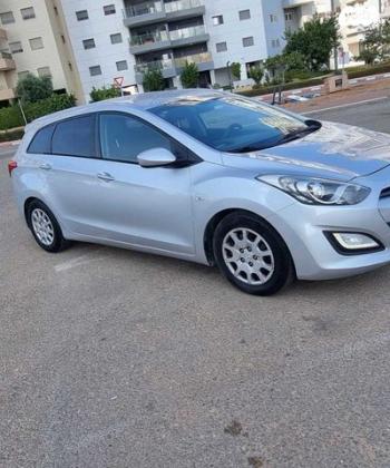 יונדאי i30 Inspire סטיישן אוט' 1.6 (135 כ"ס) בנזין 2014 למכירה בהרצליה