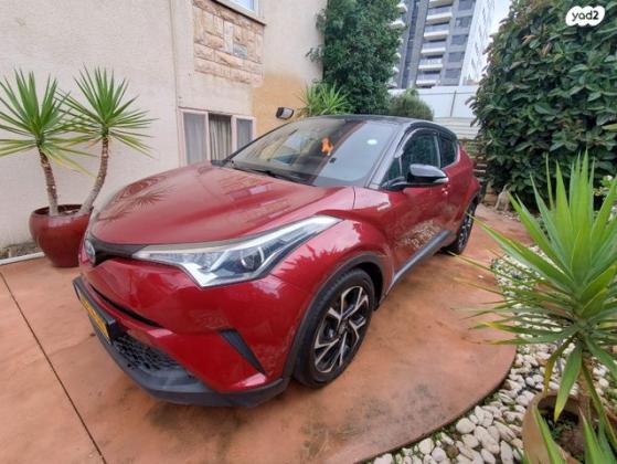 טויוטה C-HR Chic הייבריד אוט' 1.8 (98 כ"ס) בנזין 2019 למכירה ברמת גן