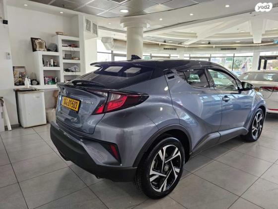 טויוטה C-HR Chic הייבריד אוט' 1.8 (98 כ"ס) בנזין 2022 למכירה ברמלה