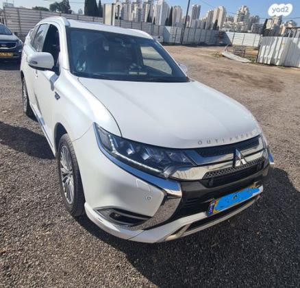 מיצובישי אאוטלנדר PHEV 4X4 Luxury הייבריד אוט' 5 מק' 2.4 (135 כ''ס) היברידי חשמל / בנזין 2020 למכירה בפתח תקווה