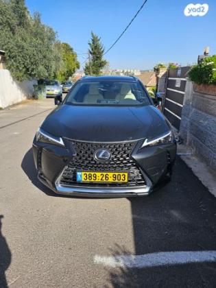 לקסוס UX UX250H Takumi אוט' 2.0 (152 כ''ס) בנזין 2023 למכירה בגבעת יערים