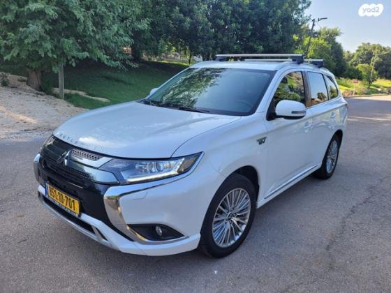 מיצובישי אאוטלנדר PHEV 4X4 Supreme הייבריד אוט' 5 מק' 2.4 (135 כ''ס) היברידי חשמל / בנזין 2020 למכירה ברעננה