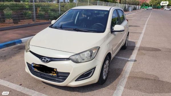 יונדאי i20 Insight אוט' 1.4 (100 כ"ס) בנזין 2014 למכירה בפתח תקווה