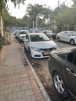 הונדה סיוויק האצ'בק החדשה Comfort אוט' 1.8 (142 כ''ס) בנזין 2012 למכירה בחולון