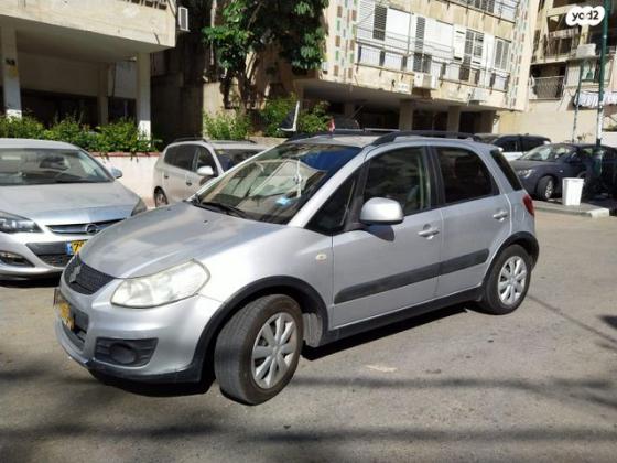 סוזוקי SX4 GLA הצ'בק אוט' 1.6 (120 כ"ס) בנזין 2014 למכירה בפתח תקווה