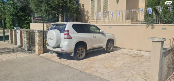 טויוטה לנד קרוזר קצר 4X4 Luxury אוט' דיזל 3.0 (190 כ''ס) דיזל 2015 למכירה בקרית טבעון