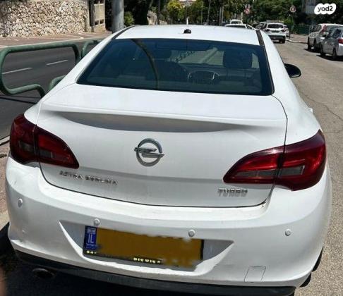 אופל אסטרה Berlina Enjoy סדאן אוט' 1.4 (140 כ"ס) בנזין 2013 למכירה בכפר סבא