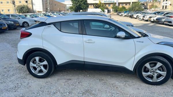 טויוטה C-HR Club הייבריד אוט' 1.8 (98 כ''ס) בנזין 2019 למכירה בגני תקווה