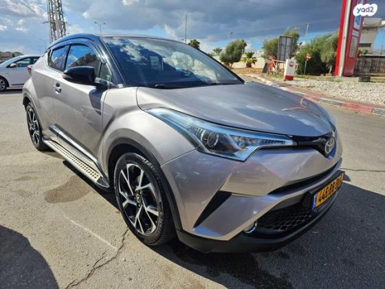 טויוטה C-HR Chic הייבריד אוט' 1.8 (98 כ"ס) בנזין 2018 למכירה ברמלה