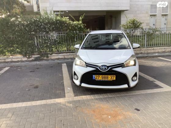 טויוטה יאריס הייבריד Style אוט' 1.5 (73 כ"ס) בנזין 2016 למכירה בפתח תקווה