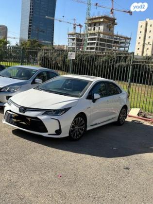 טויוטה קורולה הייבריד Limited סדאן אוט' 1.8 (98 כ''ס) בנזין 2021 למכירה בחורה