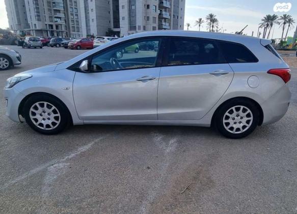 יונדאי i30 Inspire סטיישן אוט' 1.6 (135 כ"ס) בנזין 2014 למכירה בהרצליה