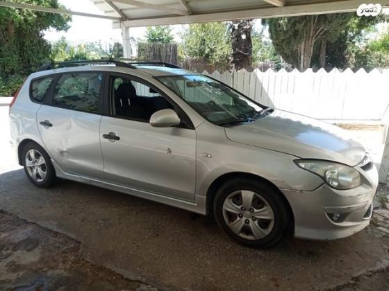 יונדאי i30CW Inspire סטיישן אוט' 1.6 (126 כ''ס) בנזין 2011 למכירה בירושלים