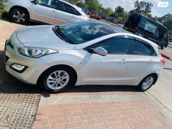 יונדאי i30 Premium אוט' 1.6 (135 כ''ס) בנזין 2013 למכירה בראשון לציון