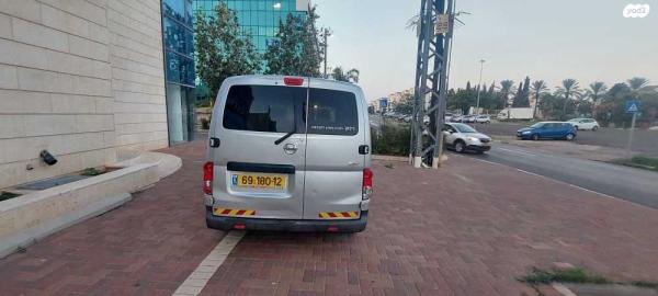 ניסאן NV200 Upper ידני דיזל 5 מק' 1.5 (90 כ''ס) דיזל 2013 למכירה בכפר סבא