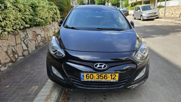 יונדאי i30CW Inspire סטיישן אוט' 1.6 (126 כ''ס) בנזין 2012 למכירה בחולון