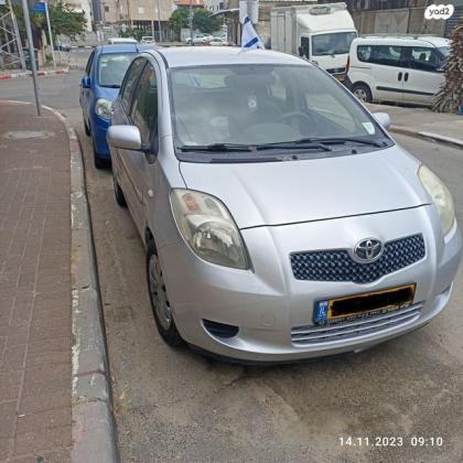 טויוטה יאריס Sol רובוטית 1.3 (87 כ"ס) בנזין 2007 למכירה בחולון