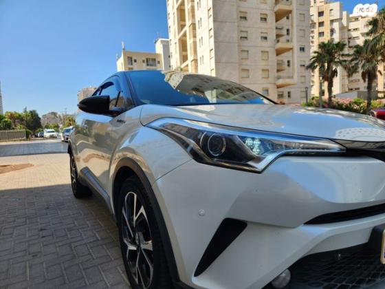 טויוטה C-HR Chic הייבריד אוט' 1.8 (98 כ"ס) בנזין 2019 למכירה בנתניה