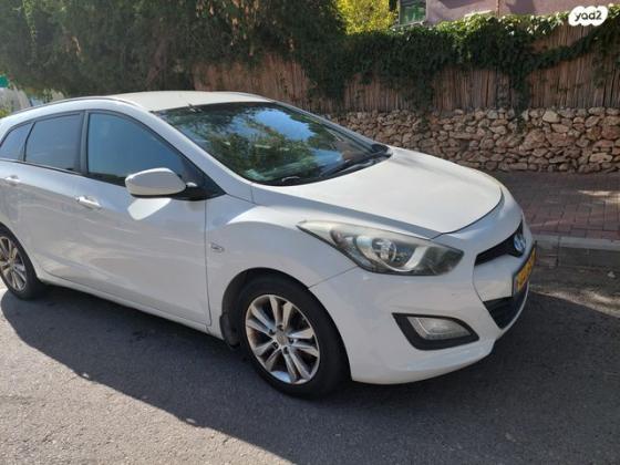 יונדאי i30 Inspire סטיישן אוט' 1.6 (135 כ"ס) בנזין 2014 למכירה בבית שמש