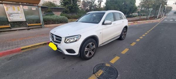 מרצדס GLC 4X4 GLC350E Premium DS הייבריד אוט' 2.0 (211 כ''ס) היברידי חשמל / בנזין 2018 למכירה בראשון לציון