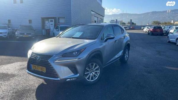 לקסוס NX NX300H Luxury הייבריד אוט' 2.5 (155 כ''ס) בנזין 2020 למכירה בחיפה