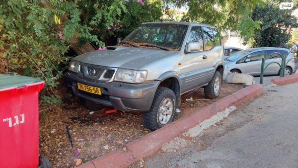 ניסאן טראנו קצר 4X4 SR אוט' דיזל 3.0 (154 כ''ס) דיזל 2005 למכירה בראש העין