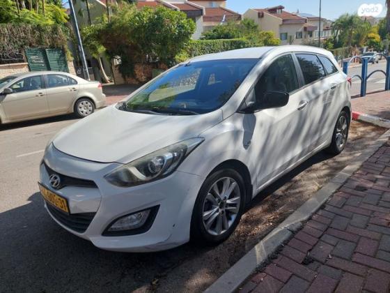 יונדאי i30 Inspire סטיישן אוט' 1.6 (135 כ"ס) בנזין 2014 למכירה בבית שמש