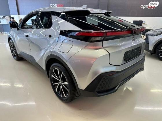 טויוטה C-HR Lounge אוט' 1.8 (98 כ''ס) בנזין 2023 למכירה בראשון לציון