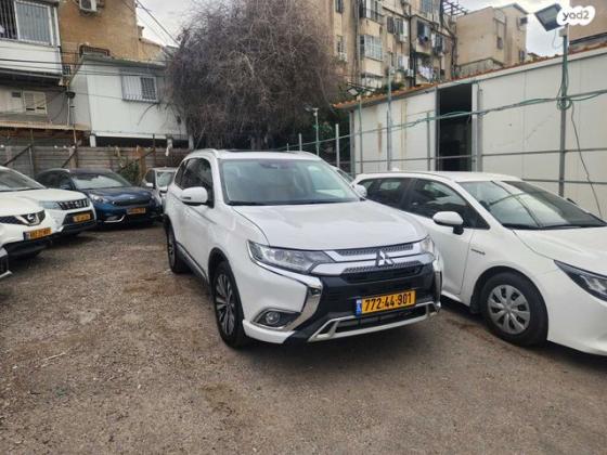 מיצובישי אאוטלנדר Instyle אוט' 7 מק' 2.0 (150 כ"ס) בנזין 2019 למכירה ברמת גן