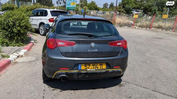 אלפא רומיאו ג'ולייטה Distinctive רובוטית 1.4 (170 כ"ס) בנזין 2013 למכירה בקרית אונו