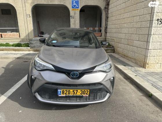 טויוטה C-HR Chic הייבריד אוט' 1.8 (98 כ"ס) בנזין 2022 למכירה בירושלים