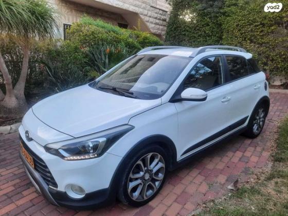 יונדאי i20 קרוס Premium אוט' 1.4 (100 כ"ס) בנזין 2016 למכירה בחיפה