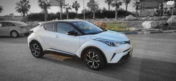 טויוטה C-HR Chic הייבריד אוט' 1.8 (98 כ"ס) בנזין 2018 למכירה בבת ים