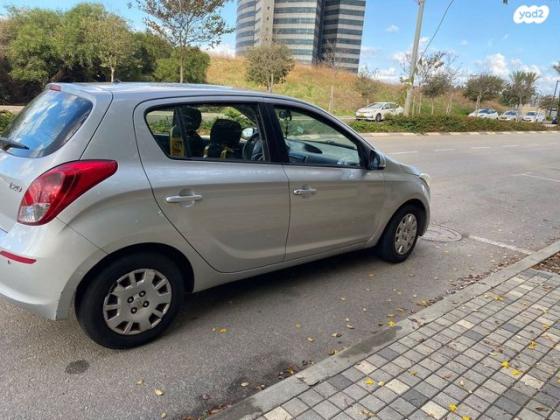 יונדאי i20 Inspire אוט' 1.4 (100 כ"ס) [2009-2015] בנזין 2014 למכירה בחיפה