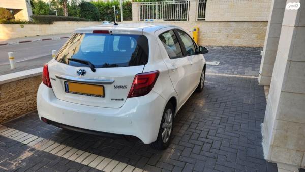 טויוטה יאריס הייבריד Style אוט' 1.5 (73 כ"ס) בנזין 2016 למכירה בפתח תקווה