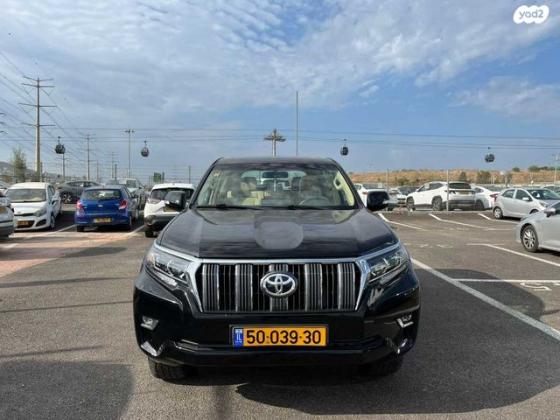 טויוטה לנד קרוזר קצר 4X4 Select SR אוט' דיזל 3.0 (190 כ''ס) דיזל 2014 למכירה בחיפה