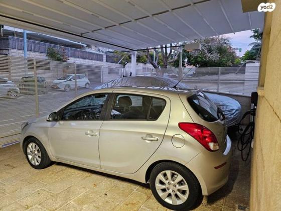 יונדאי i20 Inspire אוט' 1.4 (100 כ"ס) [2009-2015] בנזין 2013 למכירה בחיפה