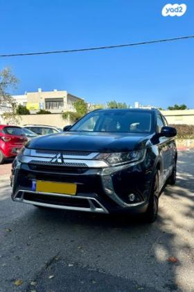 מיצובישי אאוטלנדר Premium אוט' 7 מק' 2.0 (150 כ''ס) בנזין 2019 למכירה ברמת השרון