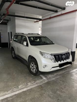 טויוטה לנד קרוזר ארוך 4X4 Luxury 5 אוט' דיזל 5 מק' 2.8 (177 כ"ס) דיזל 2017 למכירה בפתח תקווה